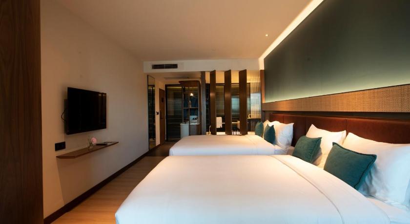 Image of Eden Deluxe Bedroom 6