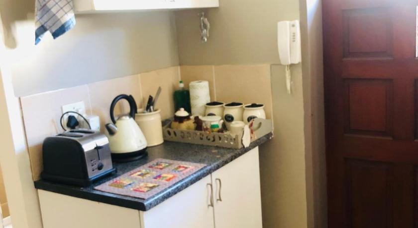 Cozy guest suite with private access photo