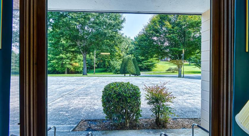 Highland Manor Inn photo