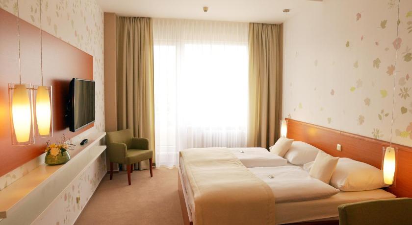 Image of Premium Double or Twin Room with Access to public Relax Center 6