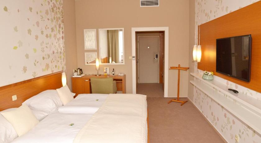 Image of Premium Double or Twin Room with Access to public Relax Center 10