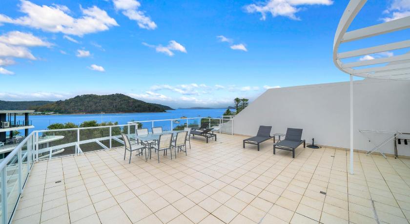 Bella Mare - 2 Bedroom Ocean View Terrace Apt photo