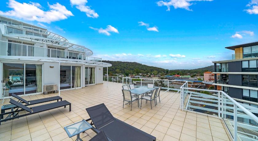 Bella Mare - 2 Bedroom Ocean View Terrace Apt photo