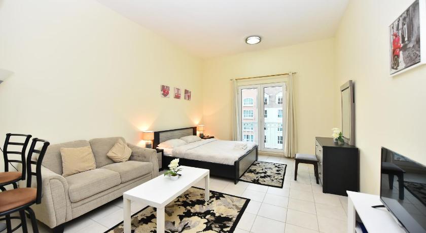 Budget Studio with Garden Views near Metro - KEN — Hotel in Dubai