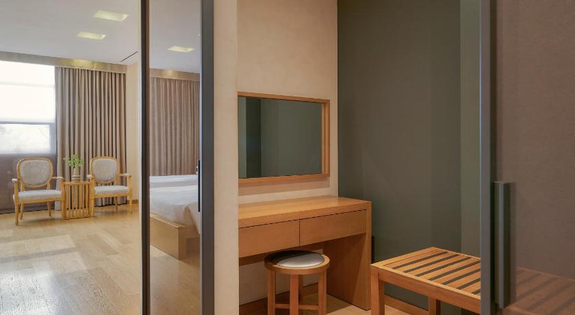 Image of Suite Family Twin 1