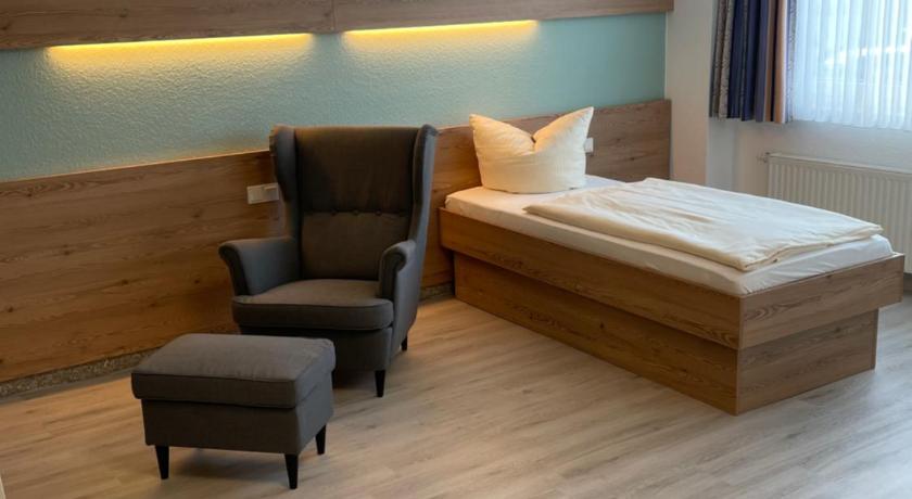 „Zum Raukler“, Hotel, Nahe der A2, Magdeburg / Hohe Borde
