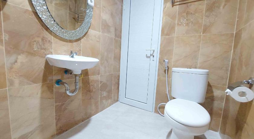 Rons City Hotel near Simpang Lima Semarang Mitra RedDoorz - image 29