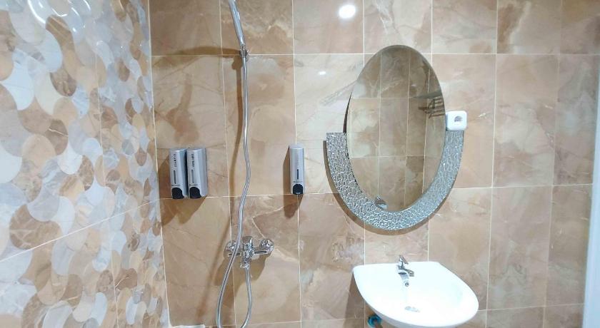 Rons City Hotel near Simpang Lima Semarang Mitra RedDoorz - image 28