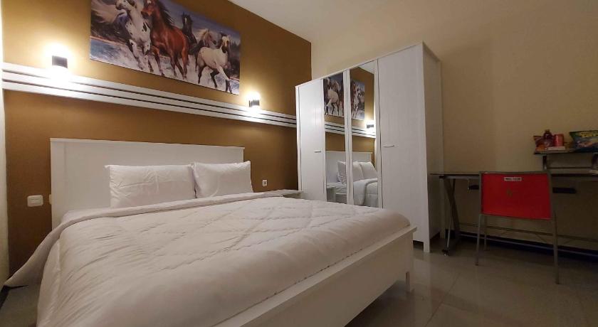 Rons City Hotel near Simpang Lima Semarang Mitra RedDoorz - image 41