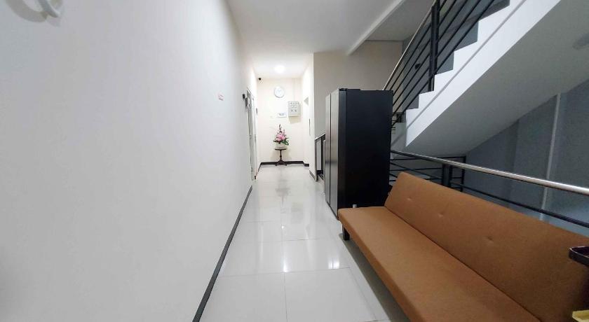 Rons City Hotel near Simpang Lima Semarang Mitra RedDoorz – Semarang, ID