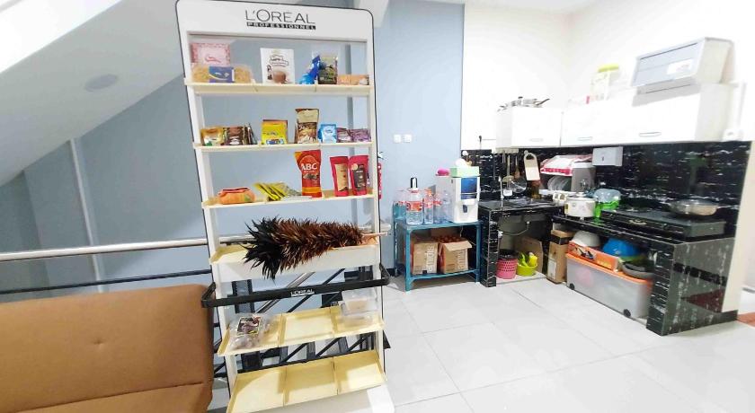 Rons City Hotel near Simpang Lima Semarang Mitra RedDoorz – Semarang, ID