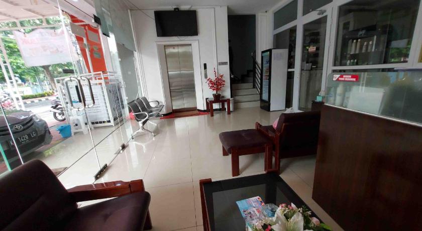 Rons City Hotel near Simpang Lima Semarang Mitra RedDoorz – Semarang, ID