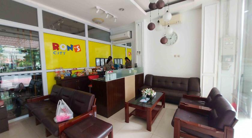 Rons City Hotel near Simpang Lima Semarang Mitra RedDoorz – Semarang, ID