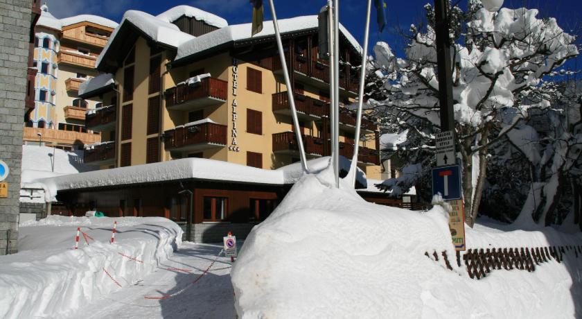 Hotel Alpina