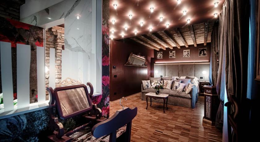 Vitrum - Como Luxury Suites — Hotel in Como