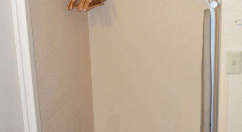 Image of Queen Room with Two Queen Beds - Non-Smoking 3