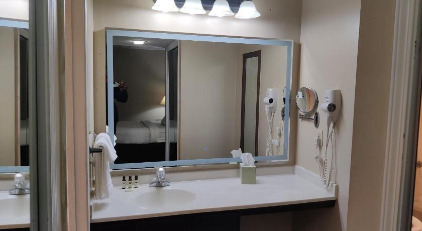 Hawthorn Suites by Wyndham Dayton North photo