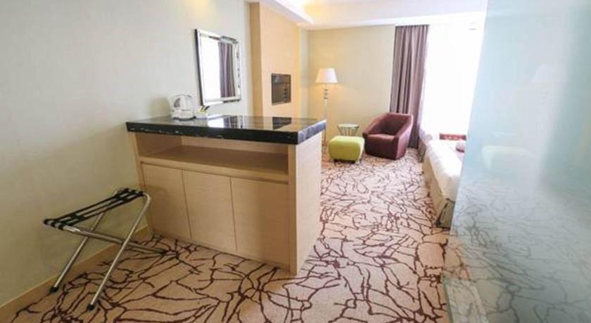 Image of Executive Suite 4