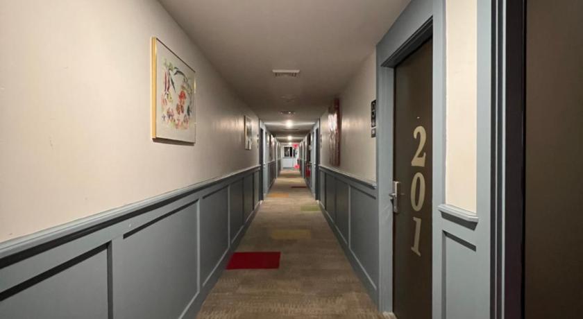 Chateau Suites photo