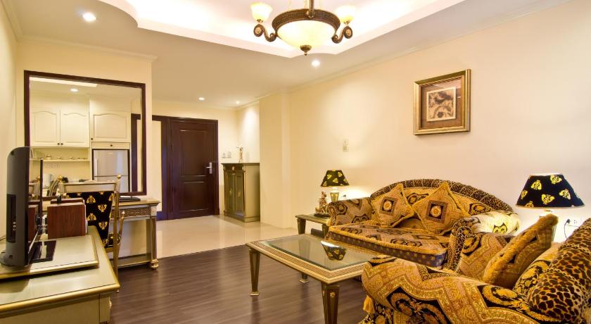 Image of Versace Suite Jacuzzi 7