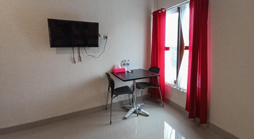RedDoorz Syariah near Sentani City Square photo
