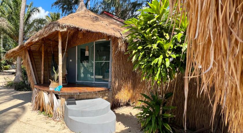 Image of Bungalow with Sea View 1