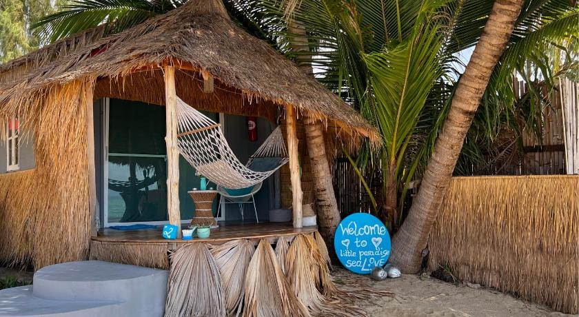 Image of Bungalow - Beach Front 1
