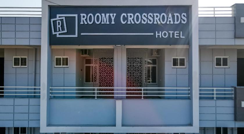 Roomy Crossroads, Peshawar photo