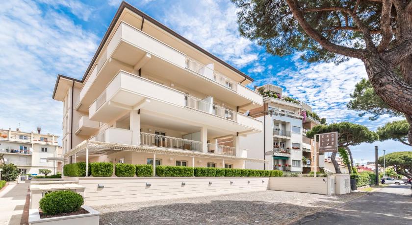 Hotel &amp; Residence Exclusive — Hotel in Carrara