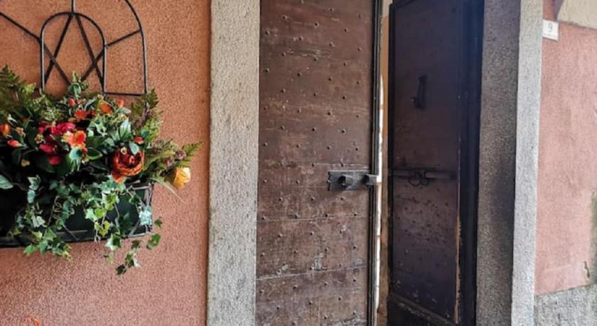 POETI&MISuLTIN. POESIA E VACANZA SUL LAGO
