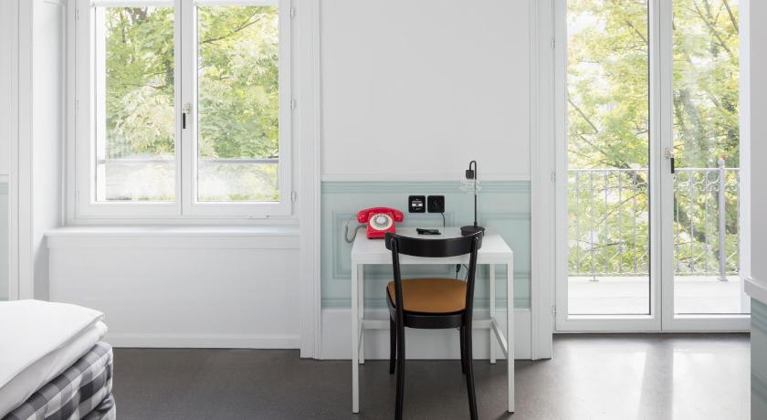 Image of Large Double Room 12