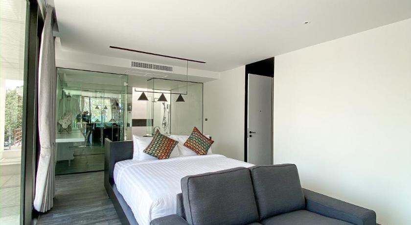 Image of Jacuzzi Suite-1 King Bed 0