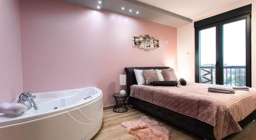 Room Jacuzzi “ATHENA” photo