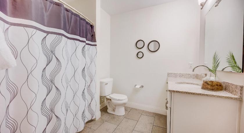 FRONTDESK Penn Street Tower Apts Downtown Indy photo