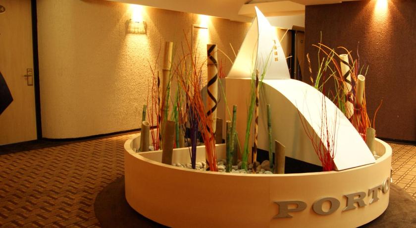 Porto Novo Hotel & Suites