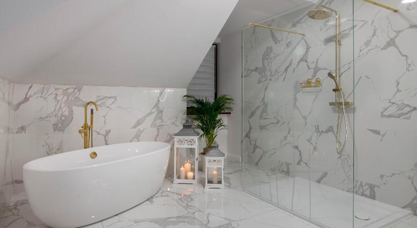 チハノヴィエツ Hotel Nowodwory 3つ星 ホテル スイート