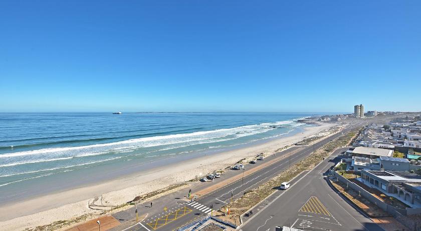 Blaauwberg Beach Hotel photo