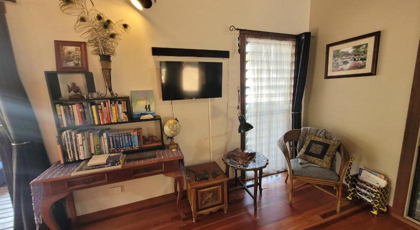 Kookaburra Cottage at Uralba Eco Cottages photo
