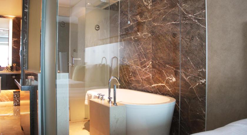 Image of Deluxe Room 12