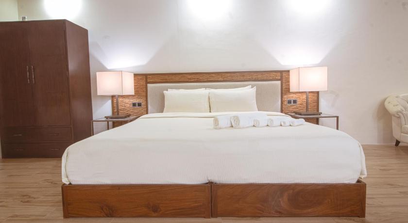Image of Honeymoon Suite 10