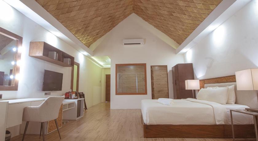 Image of Honeymoon Suite 6