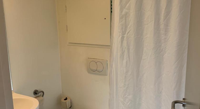 Image of Twin - Room with twin beds. 3