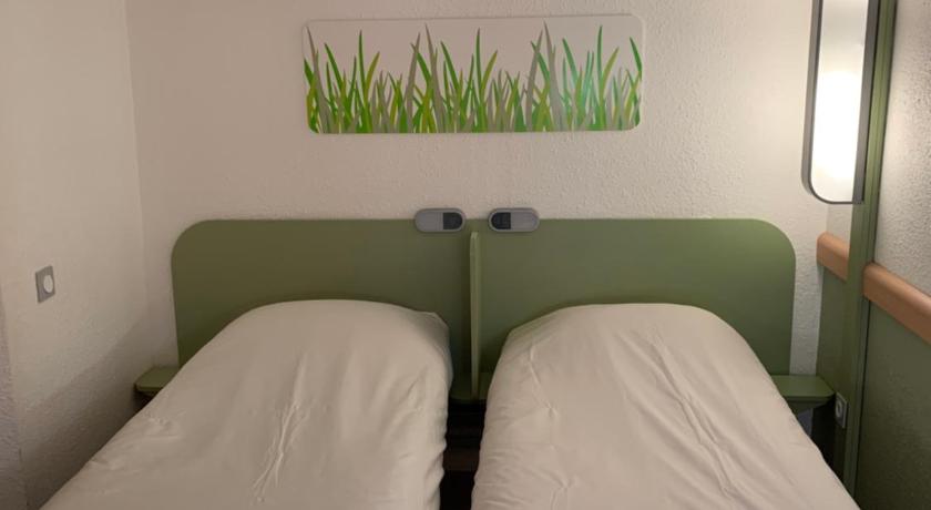 Image of Twin - Room with twin beds. 0