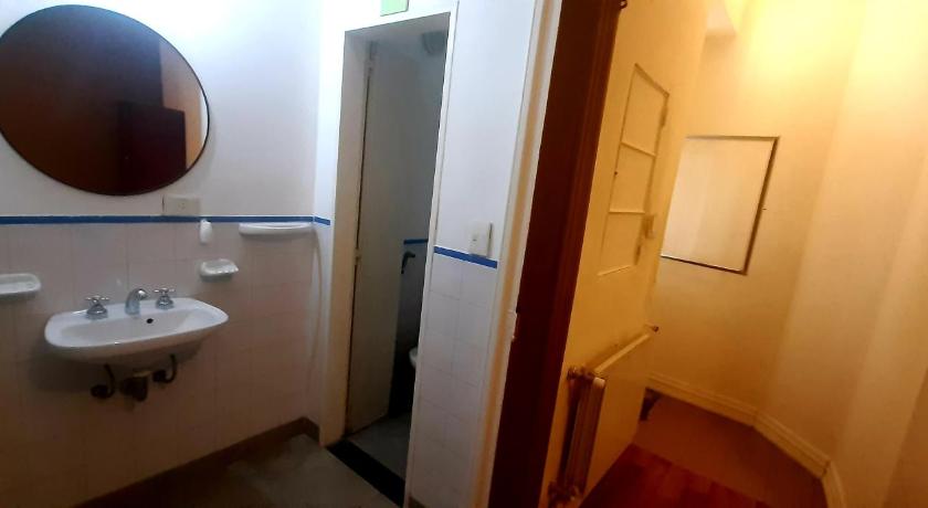 Image of Triple Room with Bathroom 8