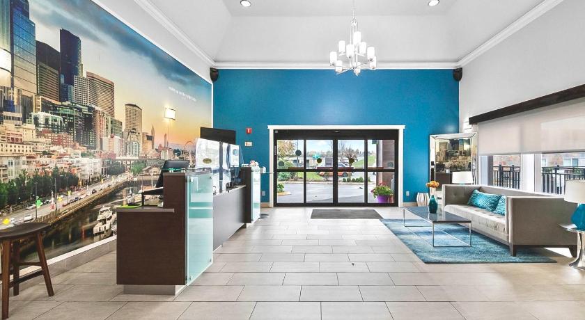 La Quinta Inn by Wyndham Everett photo