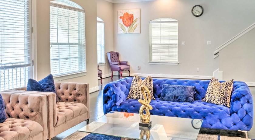 Pet-Friendly Houston Townhome, 6 Mi to Dtwn! — Hotel in Houston (TX)