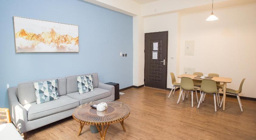 Image of 1-Bedroom Deluxe Suite with 2 Single Beds and Balcony 11