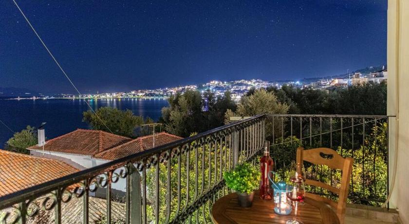 MAKAROUNIS THEA — Hotel in Petalidhion