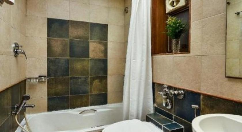 Image of Super Deluxe Room with Bathtub and Balcony 2