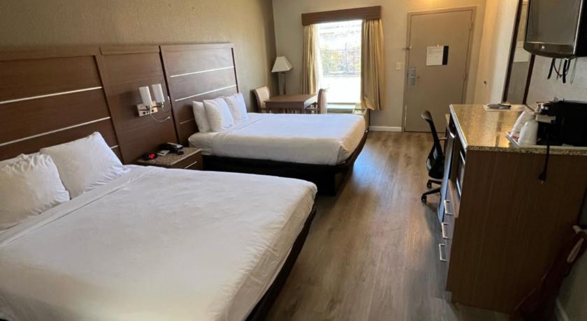 Quality Inn & Suites near Six Flags - Austell photo
